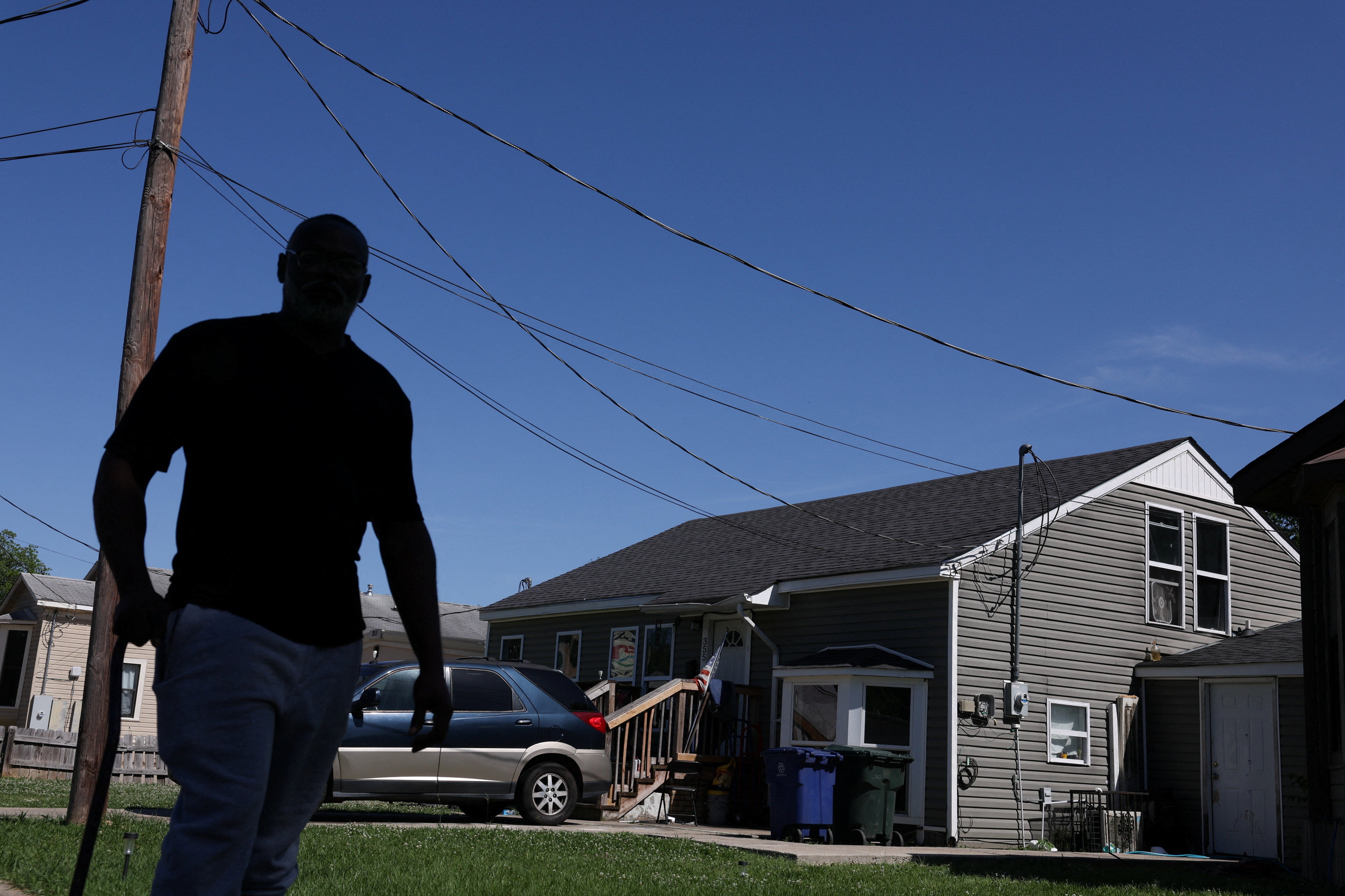 Elkins fled from the scene and carjacked a vehicle, with police firing at him in pursuit