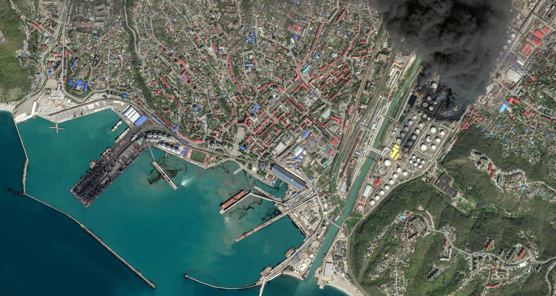 Russian oil exports slump as Ukraine hammers ports and refineries | Russia-Ukraine war News