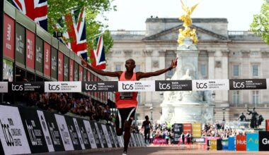 London Marathon LIVE: Latest times, results and updates as Sabastian Sawe makes history with first marathon under two hours