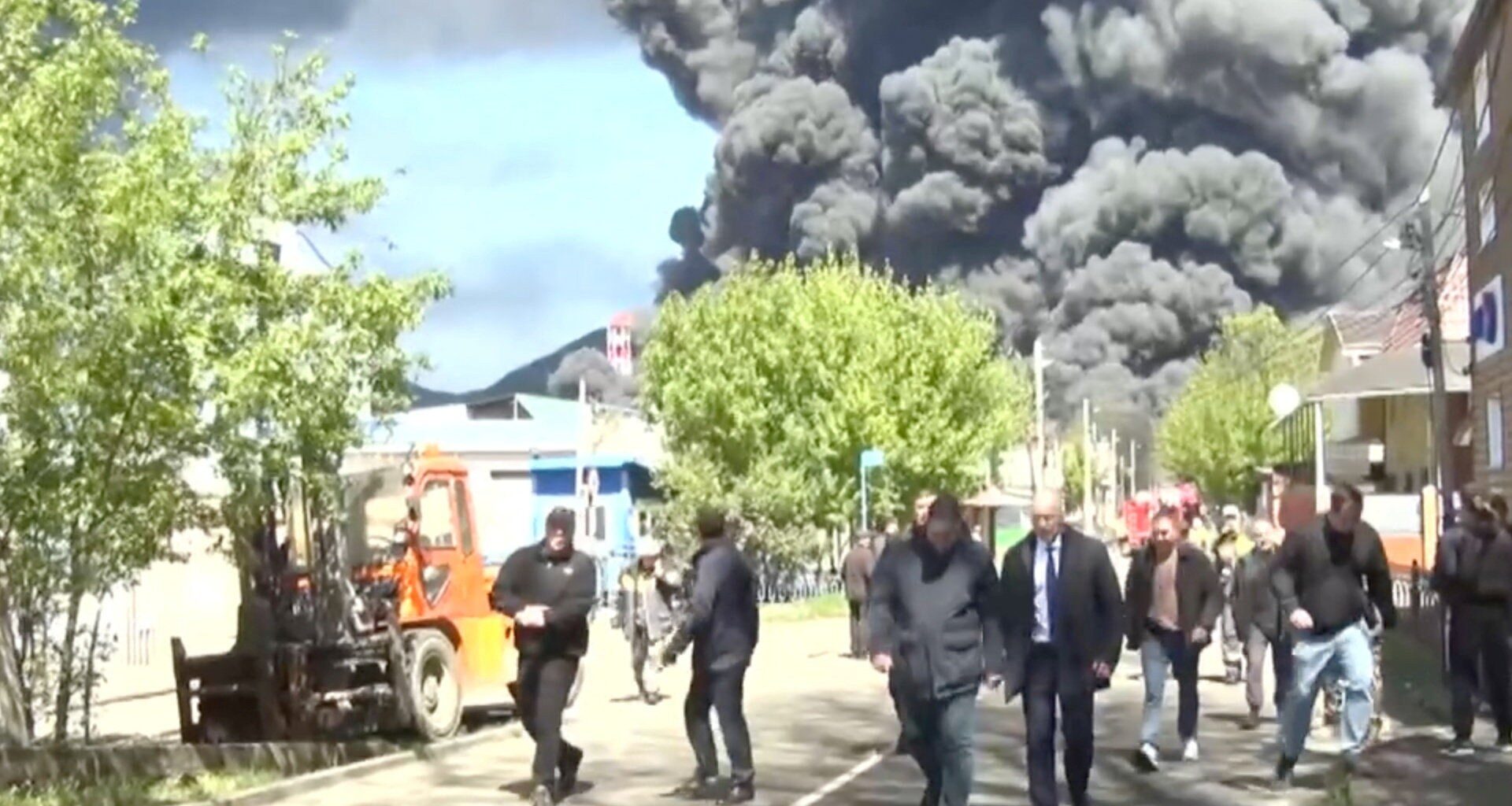 Environmental disaster fears grip Russia as Ukraine targets oil refineries | Russia-Ukraine war News