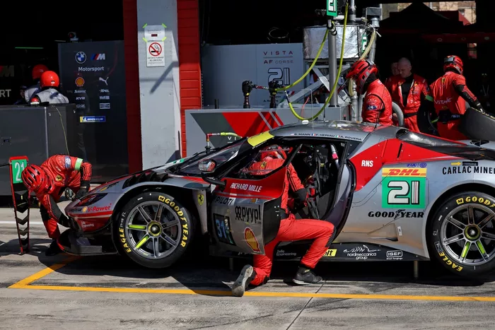 #21 Vista AF Corse Ferrari 296 LMGT3 EVO: François Heriau, Simon Mann, Alessio Rovera