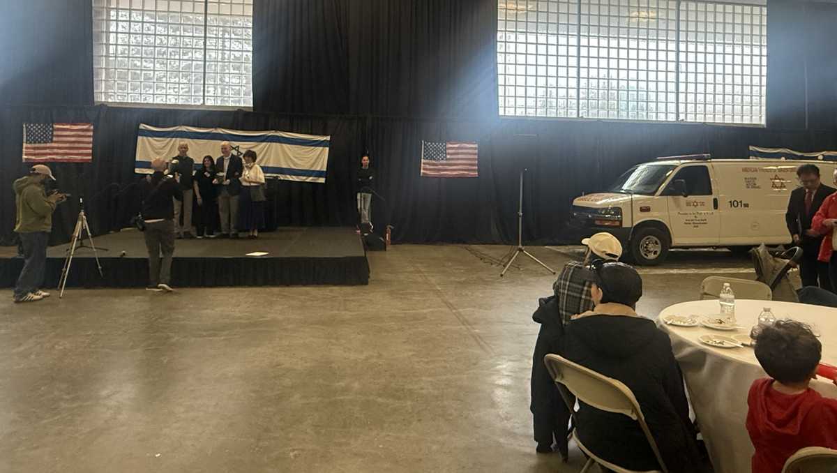 MIT professor donates ambulance to Israel