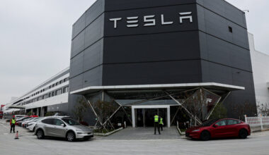 Investors Fret Over Tesla’s $25 Billion A.I. Bet