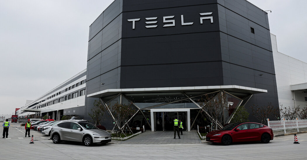 Investors Fret Over Tesla’s $25 Billion A.I. Bet