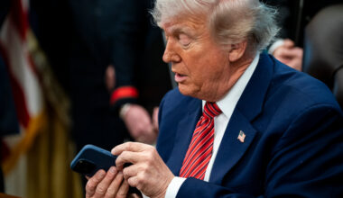 White House Allowed Officials’ Text Messages to Be Deleted, Lawsuit Says