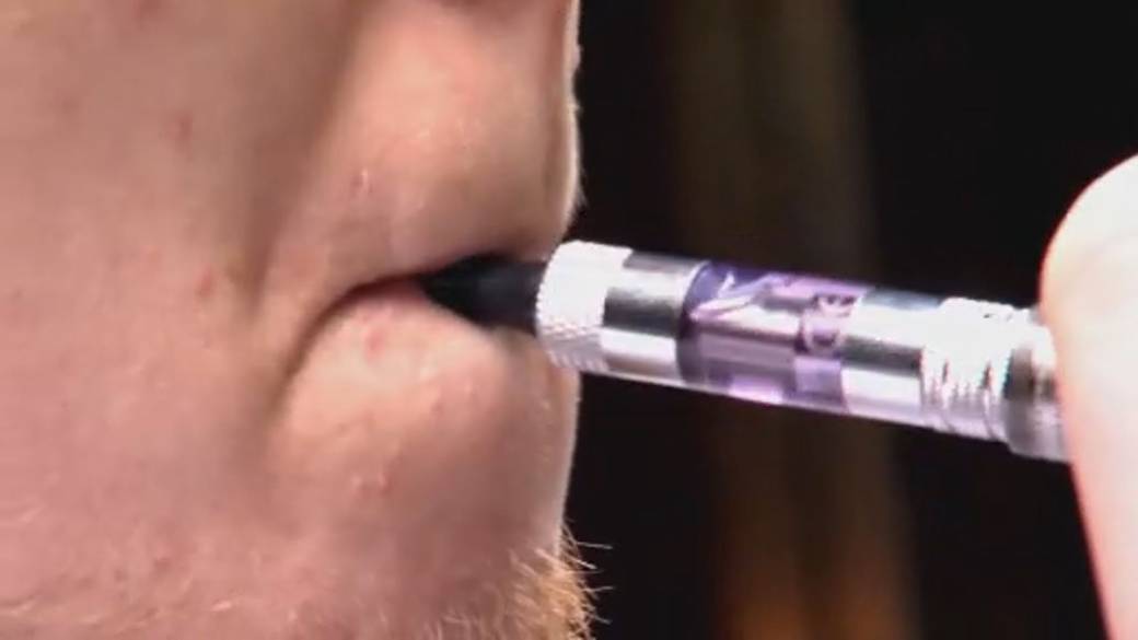 Click to play video: 'Quitting cigarettes? Why vaping is no longer recommended as alternative'