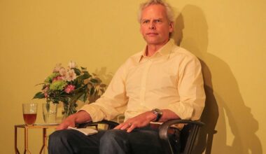 Sexual-assault charges against Alberta spiritual leader John de Ruiter to be stayed, Crown tells complainants