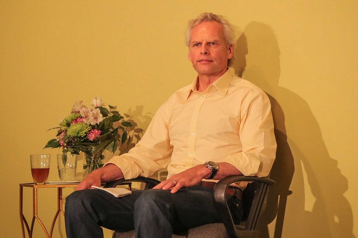 Sexual-assault charges against Alberta spiritual leader John de Ruiter to be stayed, Crown tells complainants