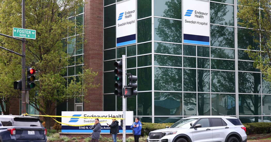 2 Police Officers Are Shot at a Chicago Hospital