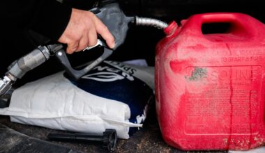 Oil prices hit $100 again as doubts grow about Iran ceasefire