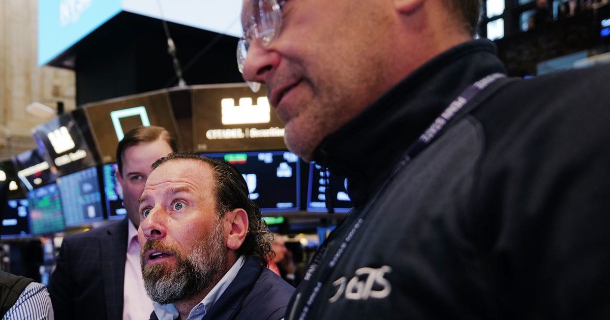 Oil soars past $113, stocks sell off on Trump's Iran war address