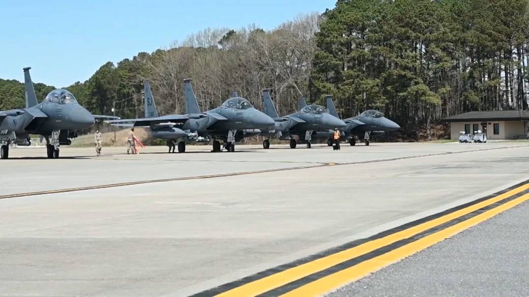 Click to play video: 'Trump backs down on Iran threats again amid temporary ceasefire'