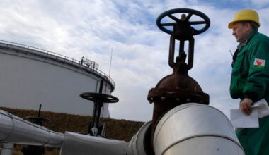Druzhba pipeline restarts Russian oil flows to Europe, unblocking E.U. loan for Kyiv