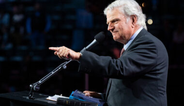 Franklin Graham cites King David in response to papal war rebuke