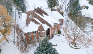 The union leader, the numbered company and the $4-million house