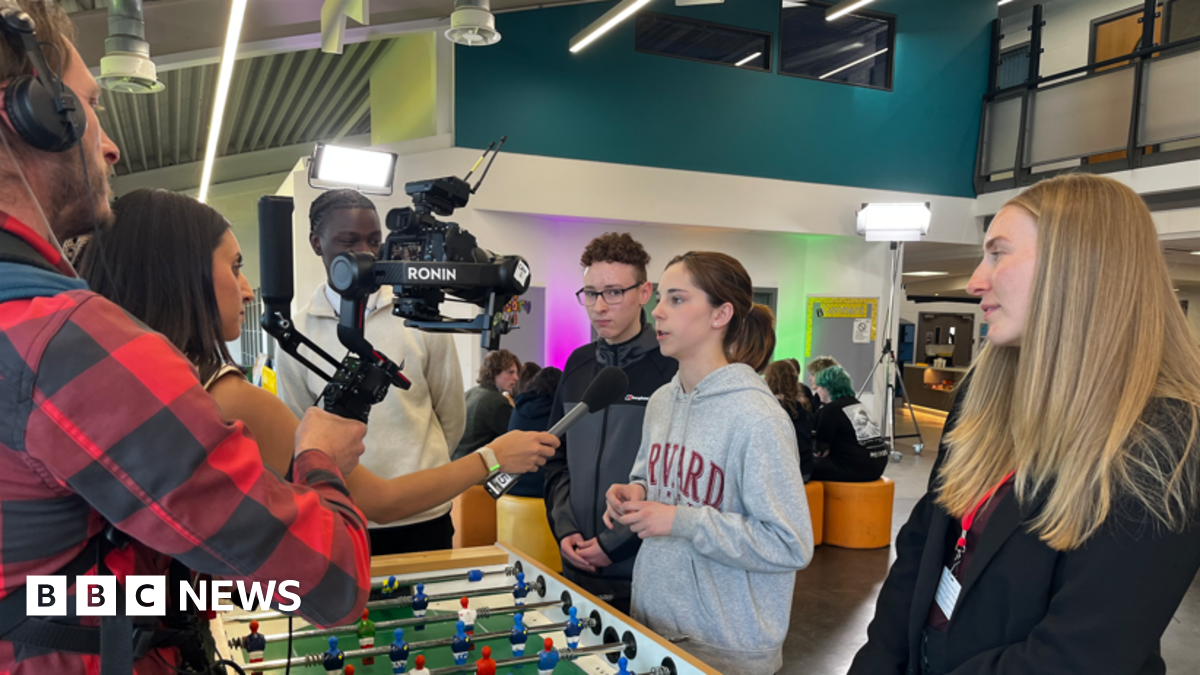 Should under-16s be banned from social media? Watch as teenagers discuss in live BBC special