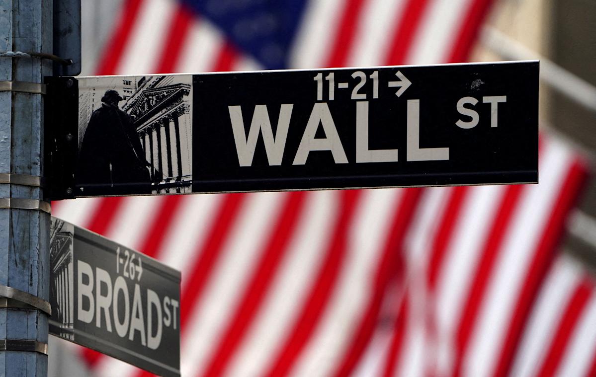 S&P 500, Dow, Nasdaq fall as tech sector pulls back, US-Iran truce in focus