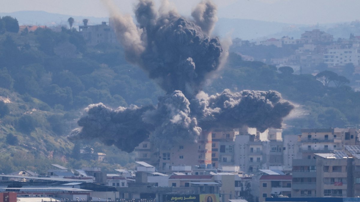 Israel ignores truce, Hezbollah pause to keep attacking Lebanon