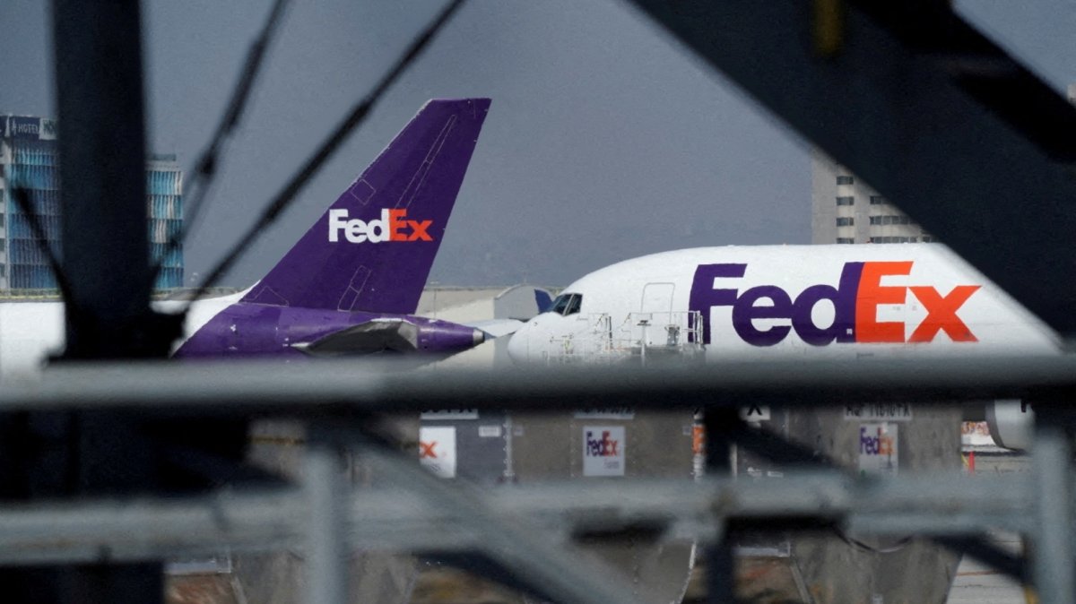 FedEx hit with French 'genocide' complaint over Israel cargo claims