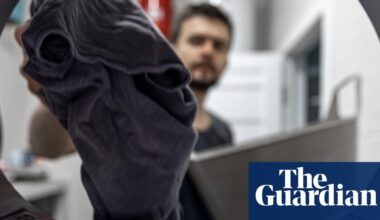 Run the dishwasher, plug in the car: how Great Britain plans to use record wind and solar power | Renewable energy