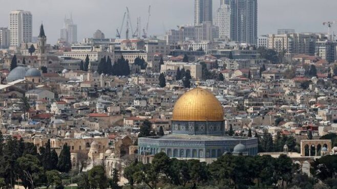 Al-Aqsa Mosque closed by Israel for 34th successive day｜Arab News Japan