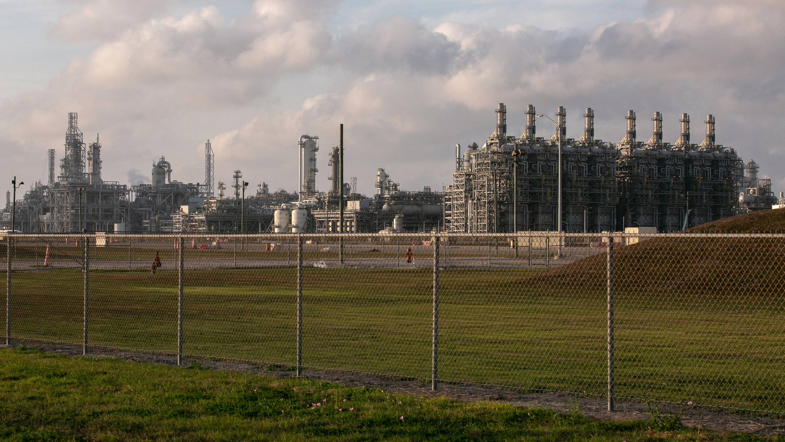 Gulf Coast Growth Ventures, a plastics production facility operated by Exxon Mobil and Saudi Arabia, started operations in 2022 and is the largest water consumer in the Corpus Christi region. Credit: Dylan Baddour/Inside Climate News