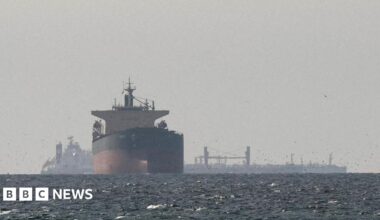 Ships in the Strait of Hormuz on 14 April