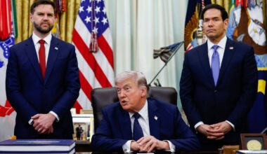 Trump’s messaging blitz divides advisers as Iran talks waver