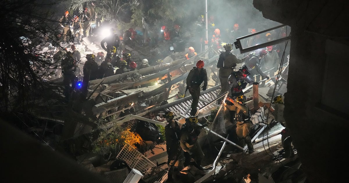 Trump issues new threat, pilot rescued