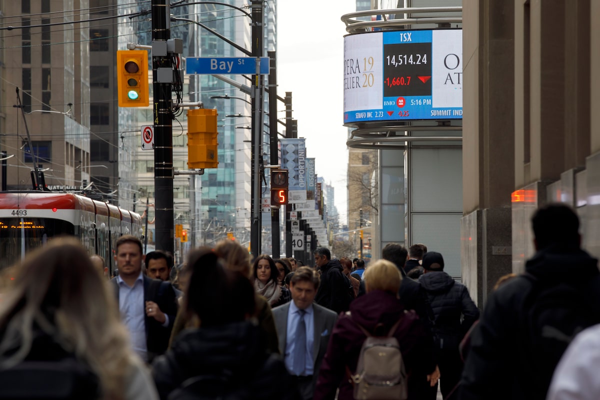 Canada, with a fading economic heartbeat, is no country for white collars