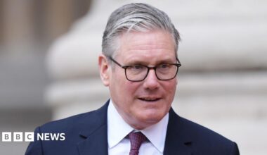 Thin, red banner promoting the Politics Essential newsletter with text saying, “Top political analysis in your inbox every day”. There is also an image of the Houses of Parliament.