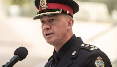 Alberta lawyers, former Mountie call for criminal probe into Edmonton police chief, lawyer