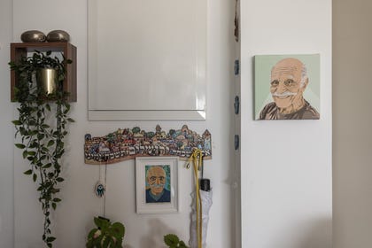 Shlomo Mantzur, 85. He was kidnapped from Kibbutz Kissufim and returned in February 2025. He had witnessed the Farhud pogrom in Iraq as a boy. Shlomo Mantzur, 85. He was kidnapped from Kibbutz Kissufim and returned in February 2025. He had witnessed the Farhud pogrom in Iraq as a boy.