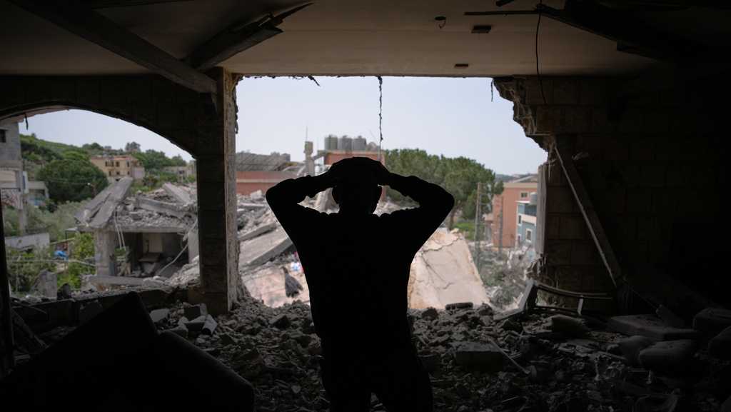 Iran reimposes restrictions on Strait of Hormuz