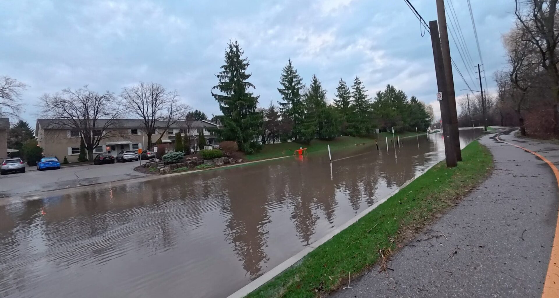 Thunderstorms, heavy rain flood Waterloo Region roadways