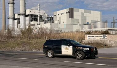 SIU, OPP investigating after vehicle enters Lake Ontario after Napanee police pursuit