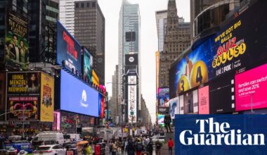 Police search for man who allegedly abandoned baby in New York’s Times Square | New York