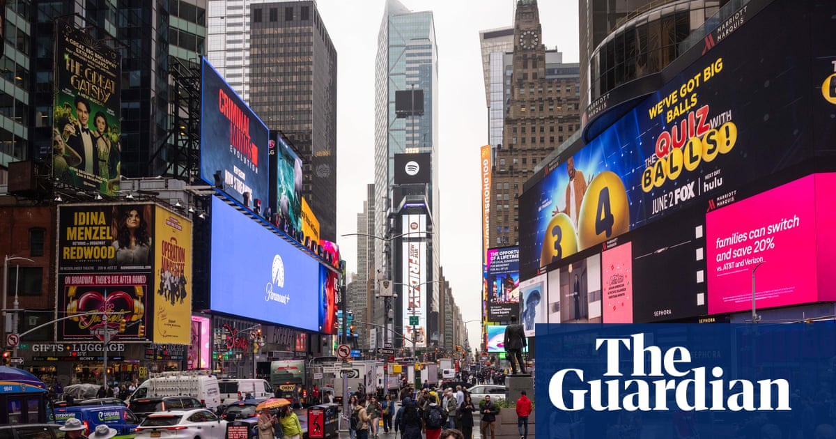 Police search for man who allegedly abandoned baby in New York’s Times Square | New York