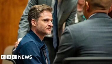 Hawaii doctor found guilty of trying to kill wife on hike - BBC