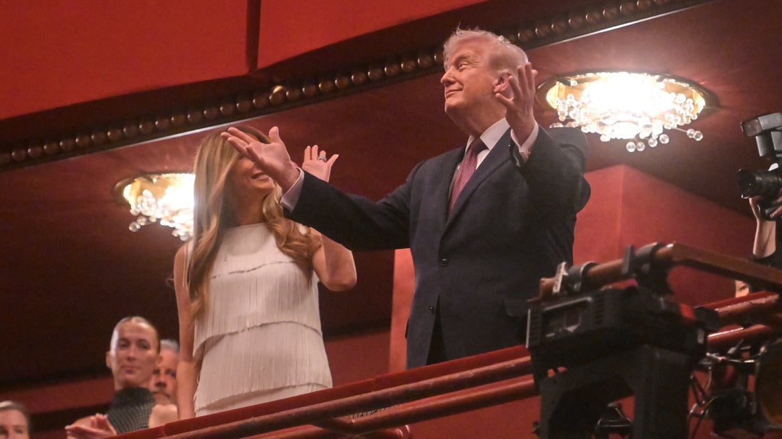 Trump Receives Mixed Cheers & Boos At Kennedy Center Appearance