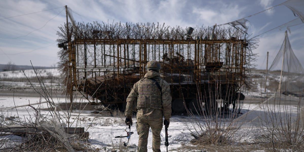 Ukraine Is Slowing Russia Down and Making Gains: Warfare Experts