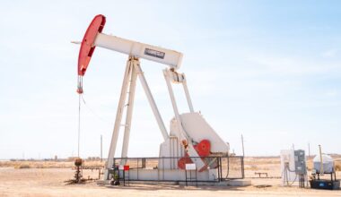 Oil Prices Inch up As US-Iran Peace Talks Fail to Materialize