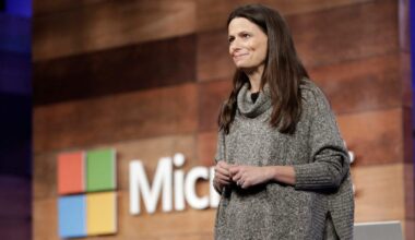 Microsoft Expects Headcount to Decrease in Coming Quarters
