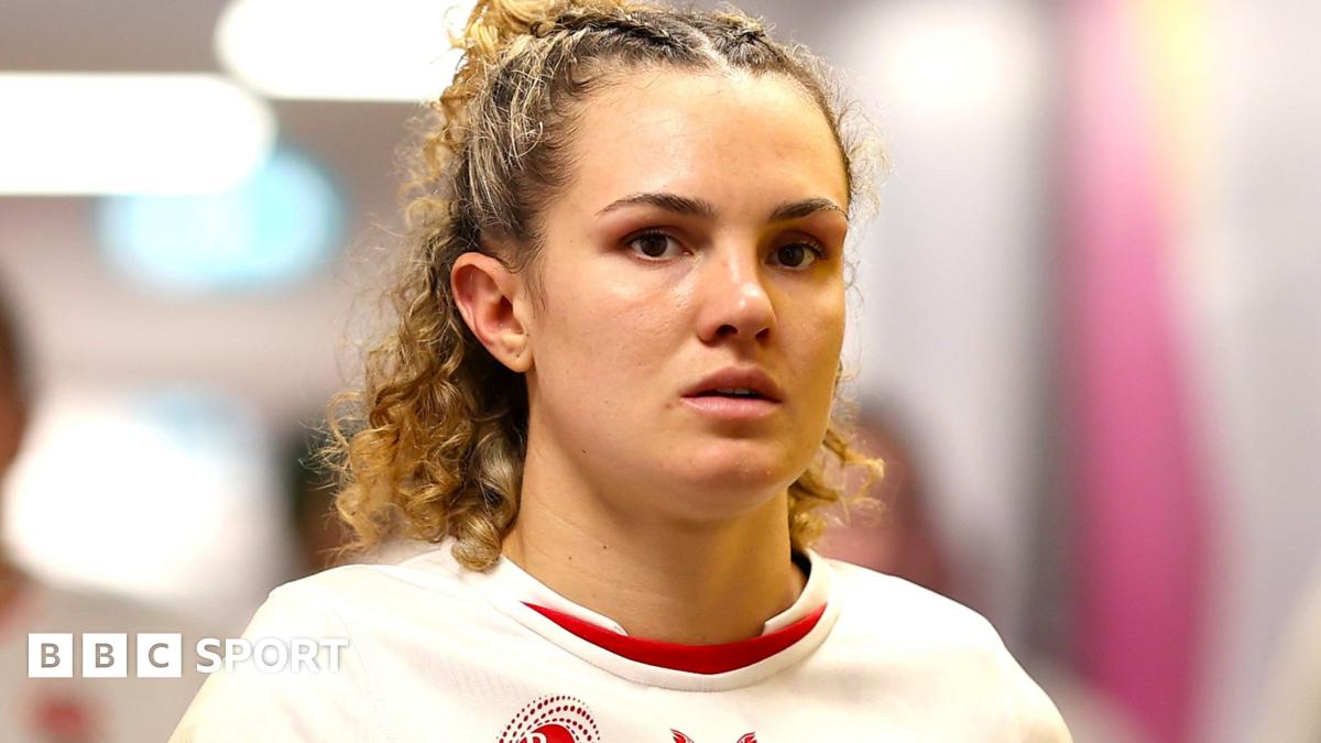 Ellie Kildunne playing for Wasps