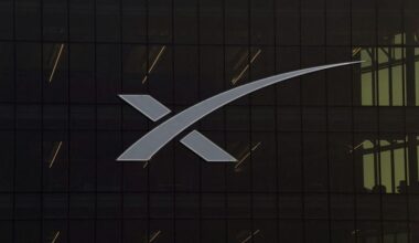 SpaceX targets more than $2 trillion valuation in IPO, Bloomberg News reports