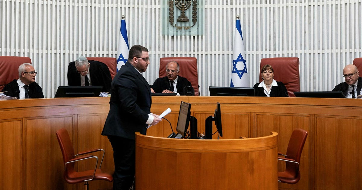 Pro-government Activists Try to Storm Israeli High Court's Oct. 7 Probe Hearing