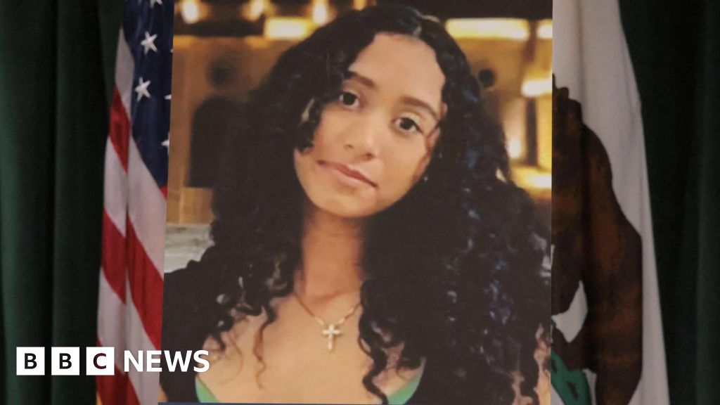 US singer D4vd pleads not guilty to murder in death of missing teen girl - BBC