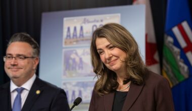 Alberta to adopt daylight saving time year-round, Danielle Smith says