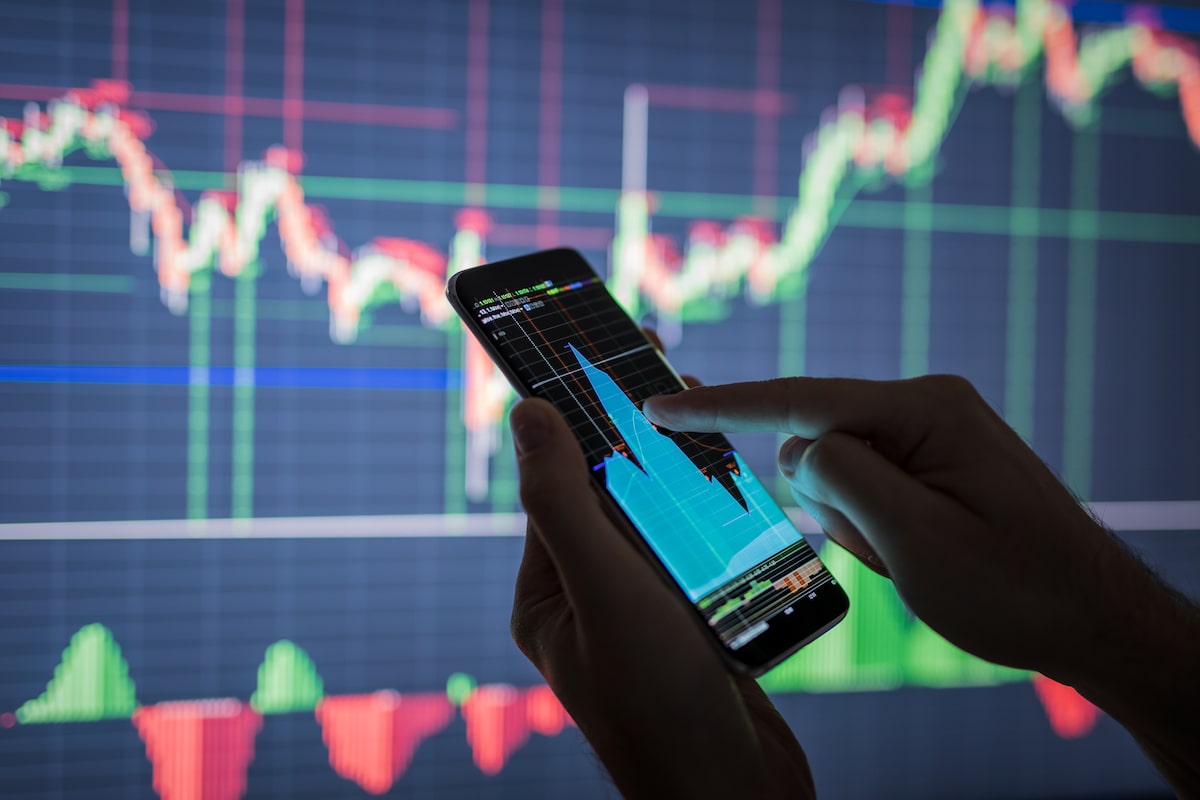 More Canadians are DIY investing, but many could be making big mistakes