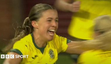 Hibernian's Eilidh Adams celebrates